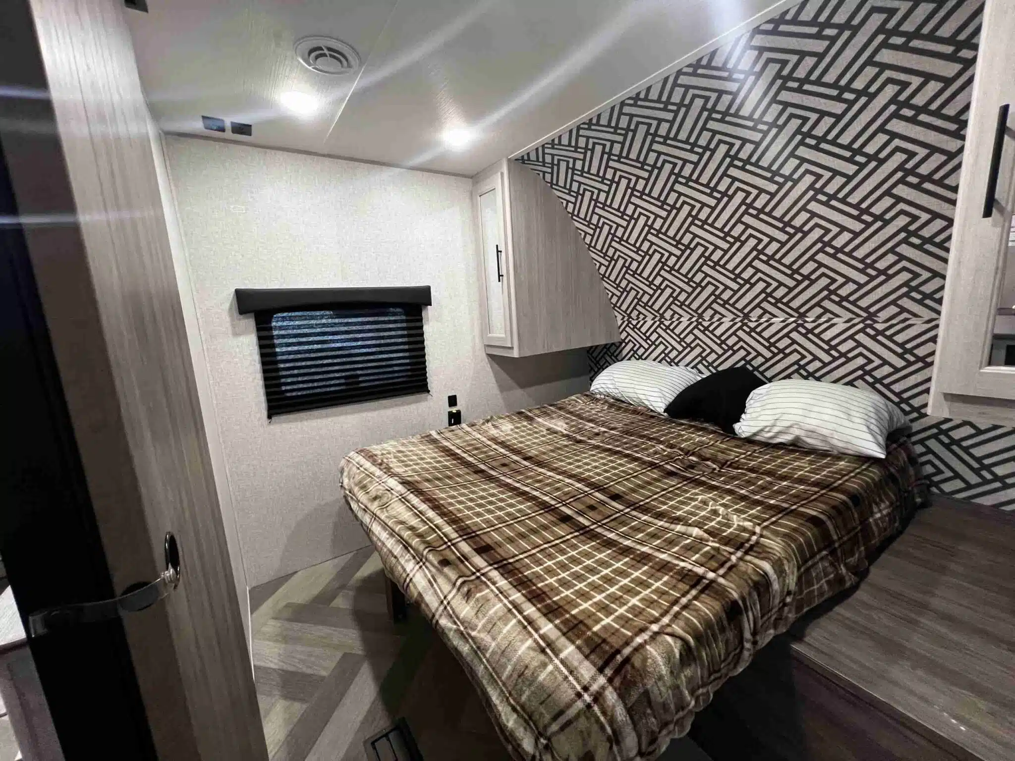 White hawk Camper